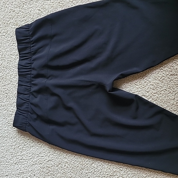 Lululemon On the Fly Pant Size 8 Black - Picture 4 of 5